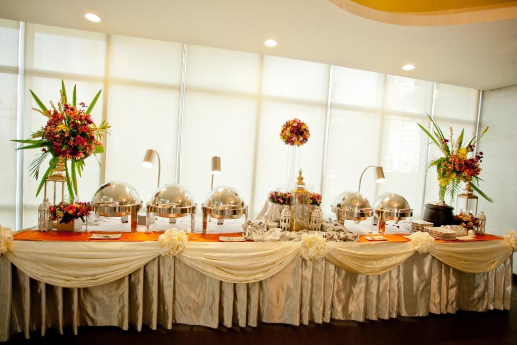 The Exchange Regency Residence Hotel Managed By Hii Pasig City Exterior foto